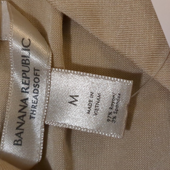 NWT Banana republic sleeveless wrap around look blouse beige top size M - Picture 11 of 13